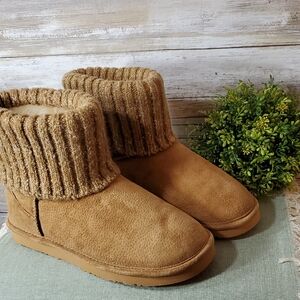 LAM Cozy Tan Knit Cuff Boots Women's Sz 8 EUC